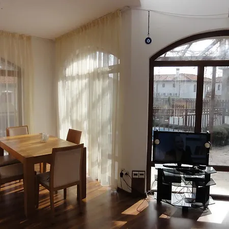 Azalea In Vineyards Vila Acheloj
